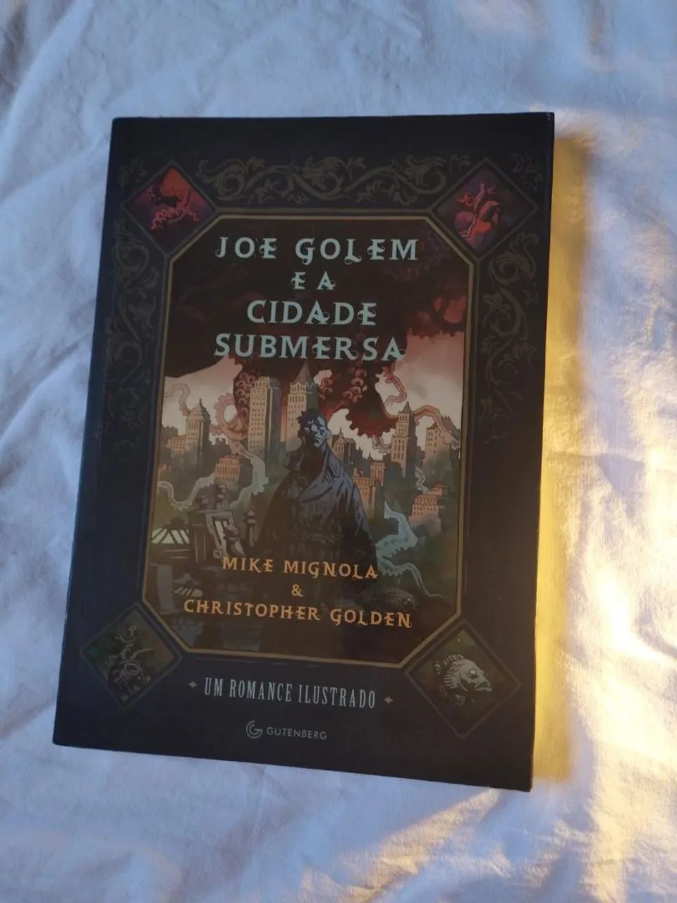 Joe Golem e a cidade submersa - Mike Mignola e Christopher Golden  - Foto 2