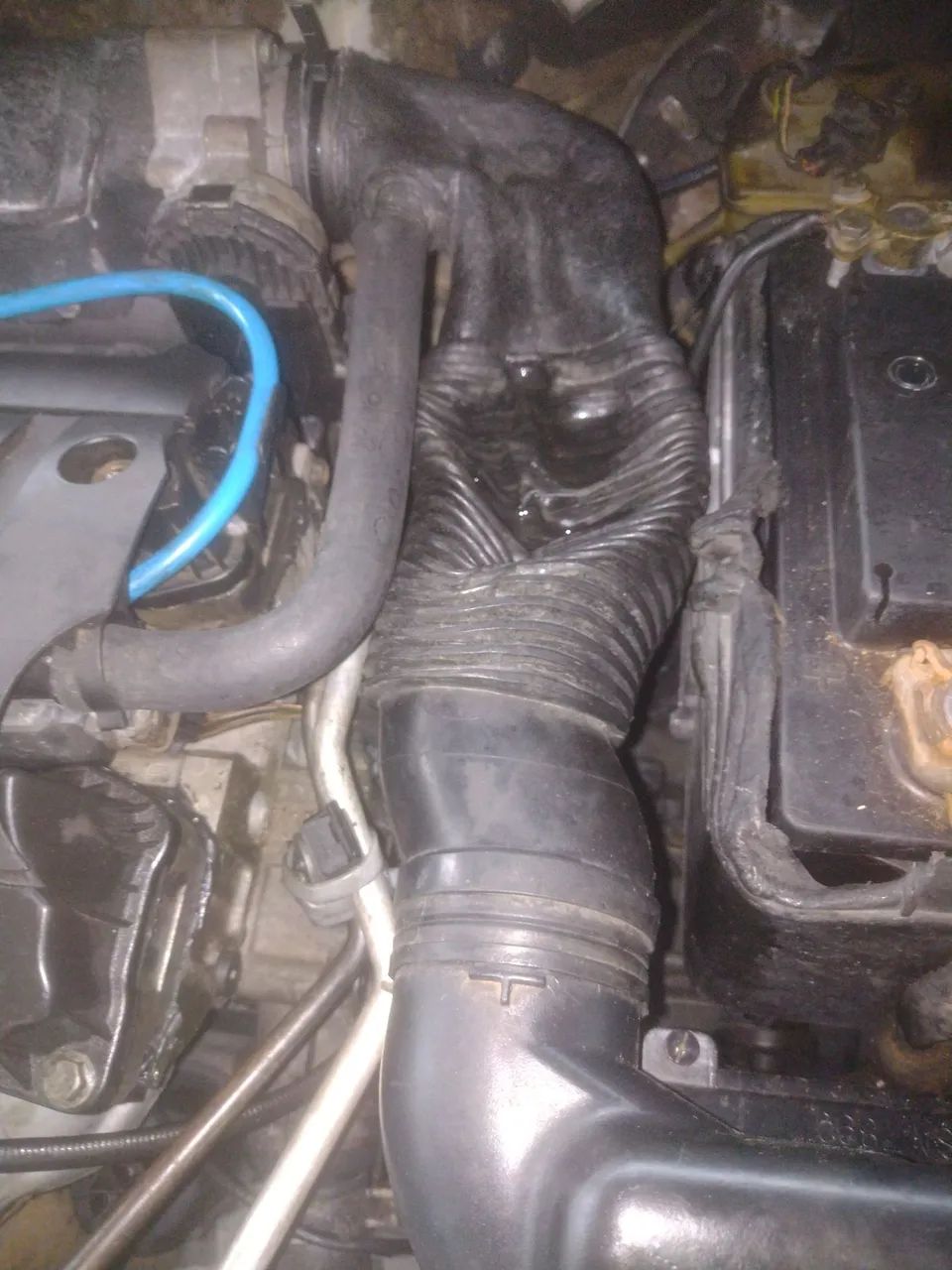 ESTOU PRECISANDO DA MANGUEIRA DO FILTRO DE AR DO CARRO PEGOUT 206 1.6 16 VÁLVULAS ANO 2002 - Foto 2