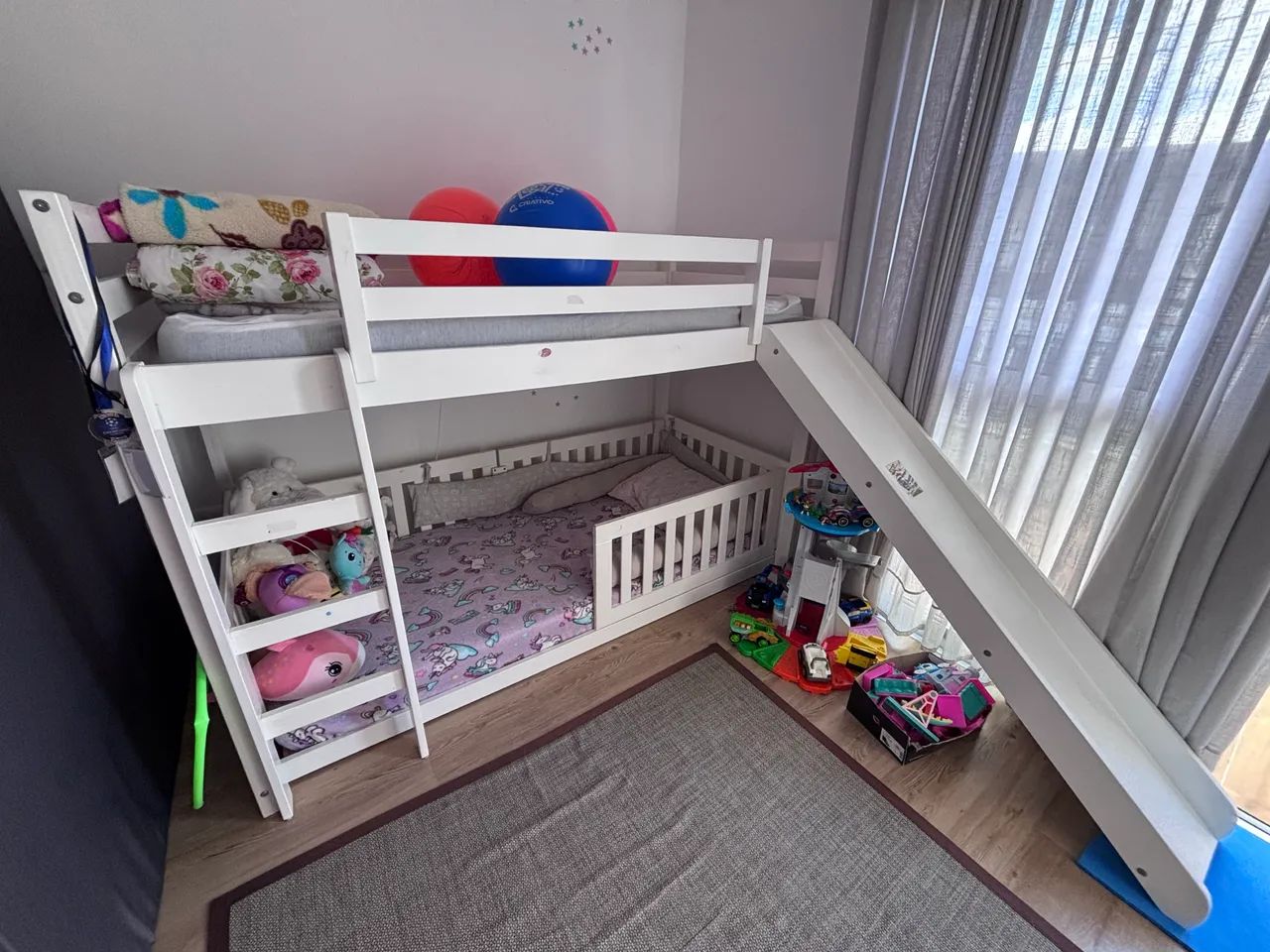 Cama Beliche Infantil - Solteiro+ Solteiro Menor c/ Escada e Escorregador, c/ 2 colchões  - Foto 2