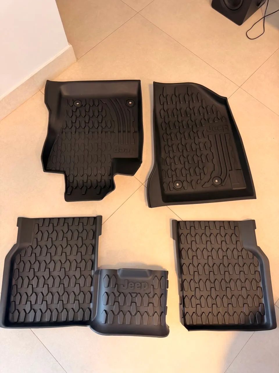 Tapete Individual Com Borda Elevadas Para Jeep Compass - Original Mopar - Foto 3