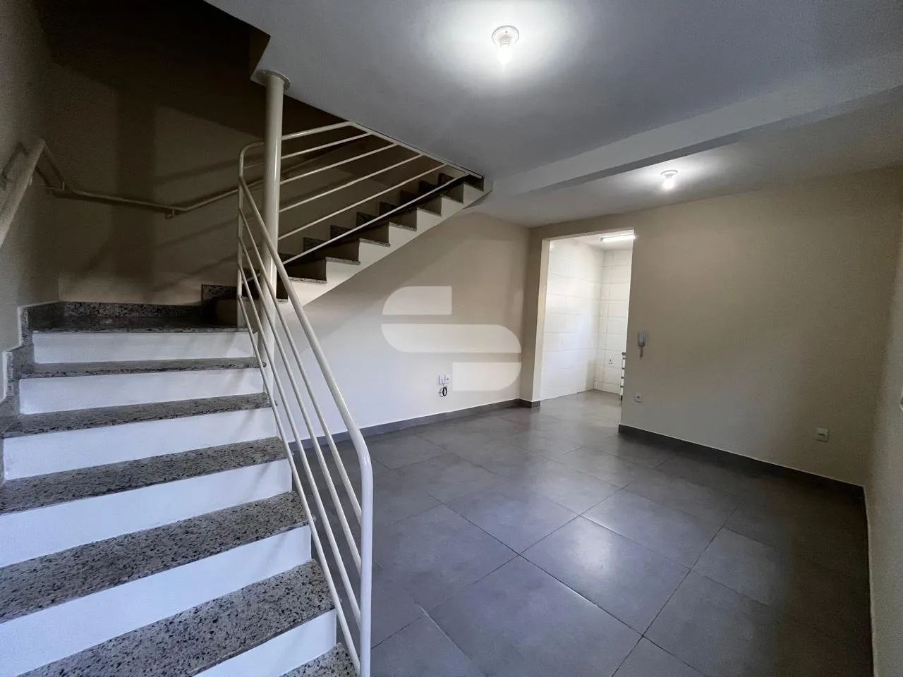 CASA NOVA 02 QUARTOS NO GLÓRIA
