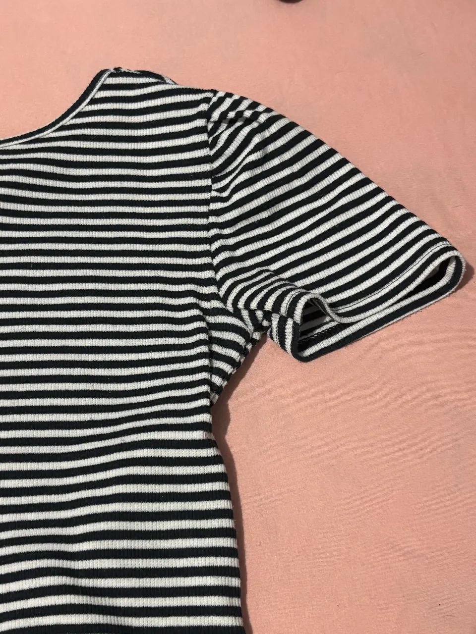 Blusinha Marisa listrada Preto e branco P - Foto 4
