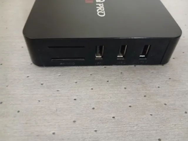 Smart TV com controle universal - Foto 4