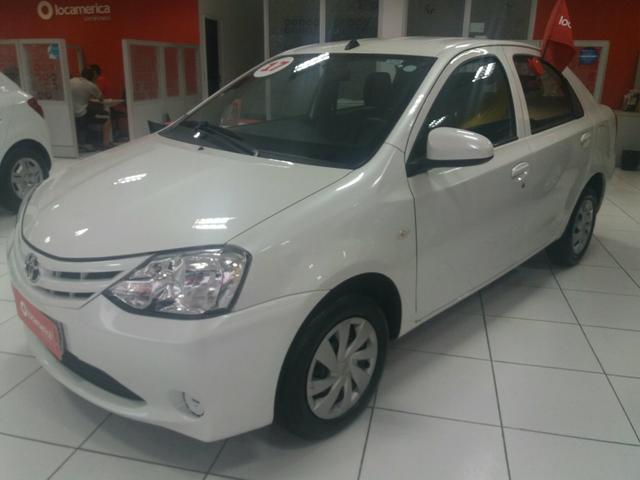 Toyota Etios sedan 1.5 2017 - Foto 2