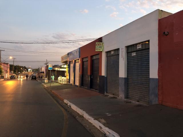 Ponto comercial com 4 salões