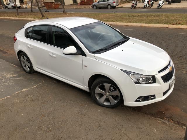 Cruze hatch LT automático 2014