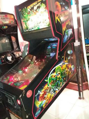 Máquina Pinball Fliperama Arcade Revenge From Mars Bally - Foto 2