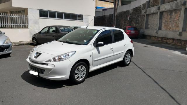 Oportunidade Imperdível! Peugeot 207 XR 1.4 Flex