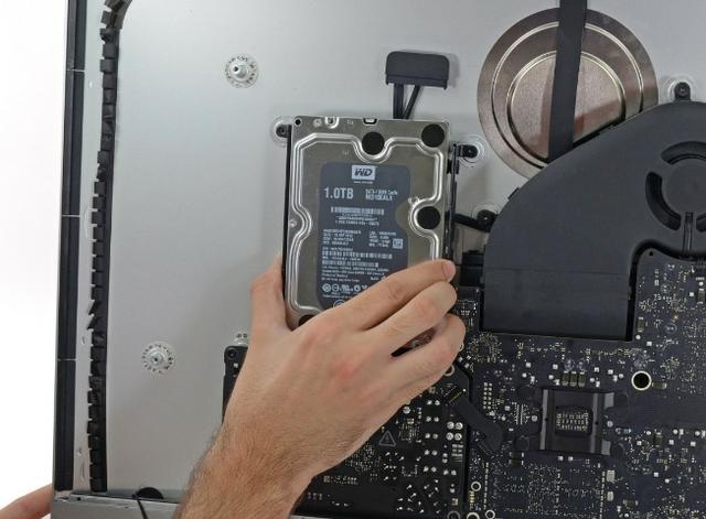Instalar SATA (SSD ou HDD) iMac de 27 polegadas Retina 5K (final de 2015 - 2017) - Foto 5