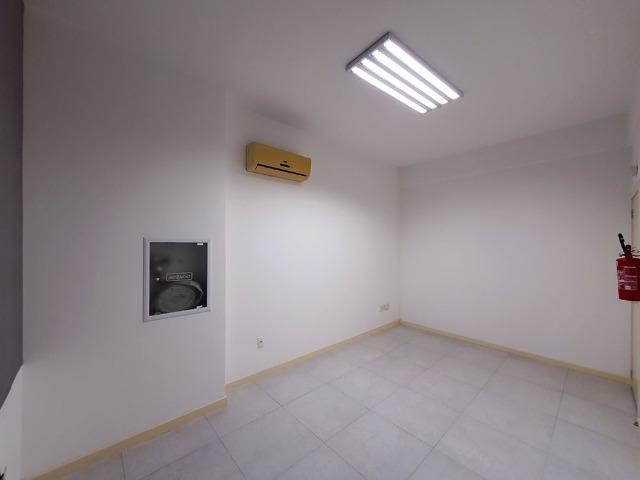 Sala Comercial no centro de Balneário Camboriú
