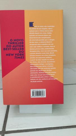 Livro: O quarto em chamas - Foto 2