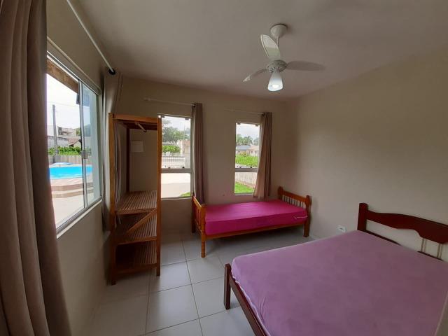 Casa na praia de Itapoá SC a 300 metros do mar - Foto 10