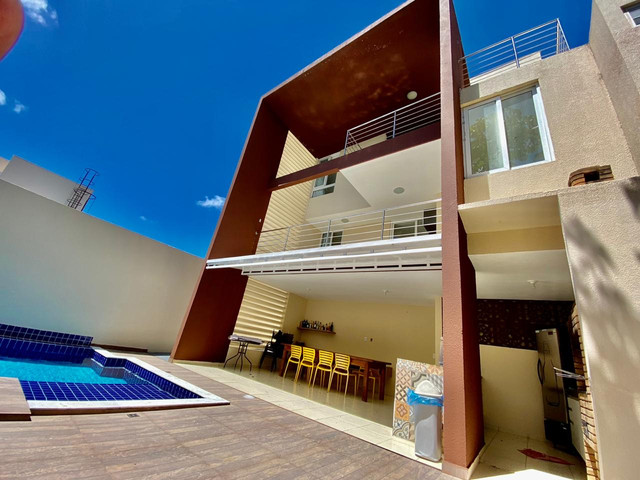 Casa com 4/4 , piscina com espaço gourmet, varanda - Foto 2