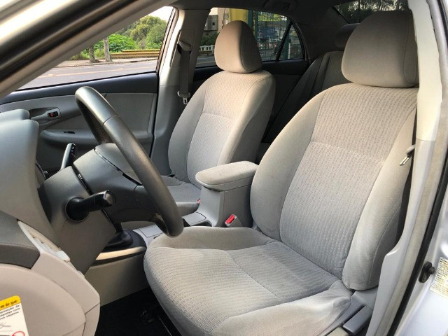 Toyota / Corolla XLi 1.8 Flex 16V Mec. / 2011 - Foto 7