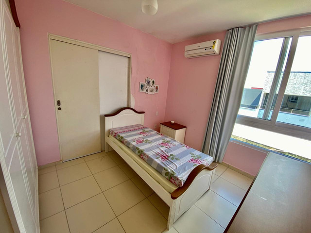 Casa com 4/4 , piscina com espaço gourmet, varanda - Foto 17