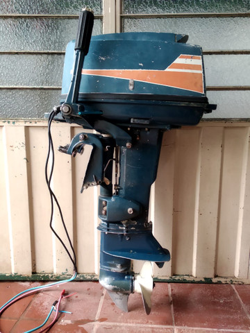 Motor 25hp com ré e partida