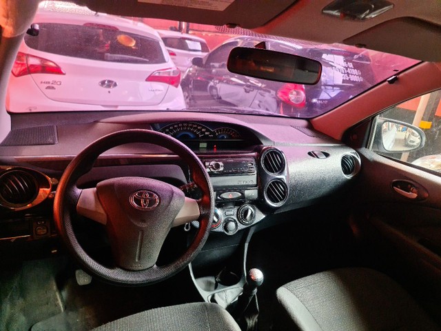 Toyota Etios 2014 1.3 1 mil de entrada Aércio Veículos chh - Foto 4