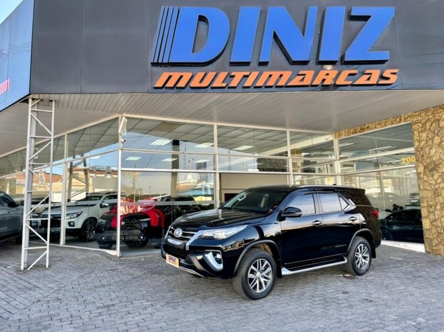 TOYOTA HILUX SW4 2.8 SRX 4X4 7 LUGARES 16V TURBO INTERCOOLER DIESEL 4P AUTOMATICO
