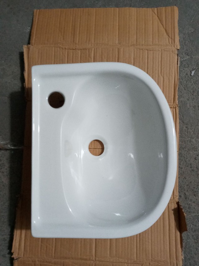 pia para banheiro de louça lavatório branco suspenso  - Foto 3