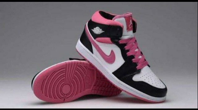 Botas Tênis Nike Jordan - Novas cores Brilhante Prata - Feminino - Foto 4