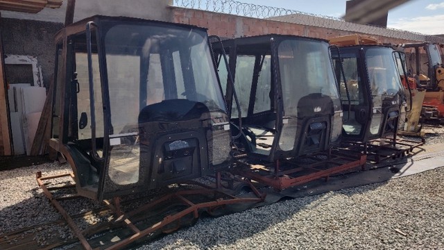 Cabine fechada JCB 3CX nova p/n 339/40439 - Foto 3