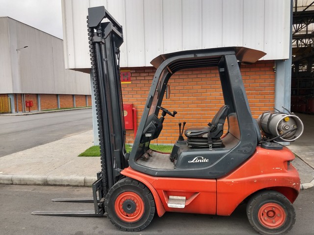Empilhadeira Linde H25T-04  2008