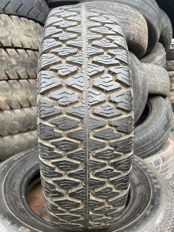 Pneu 175R13 Goodyear All Weather novo (não é riscado)