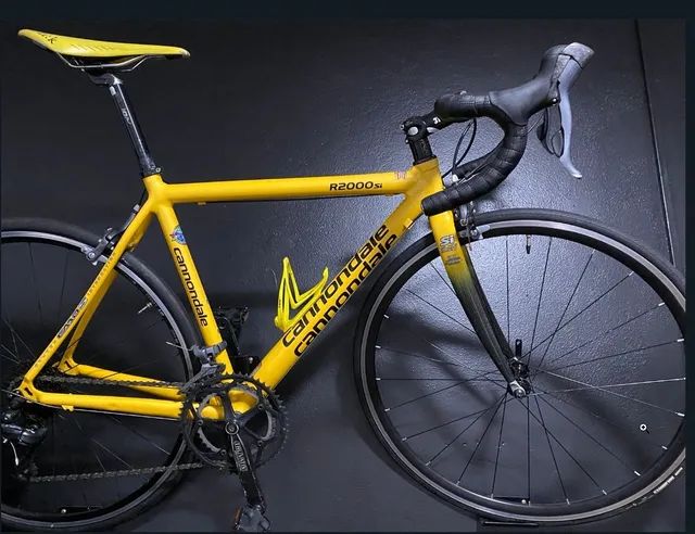 yellow cannondale road bike