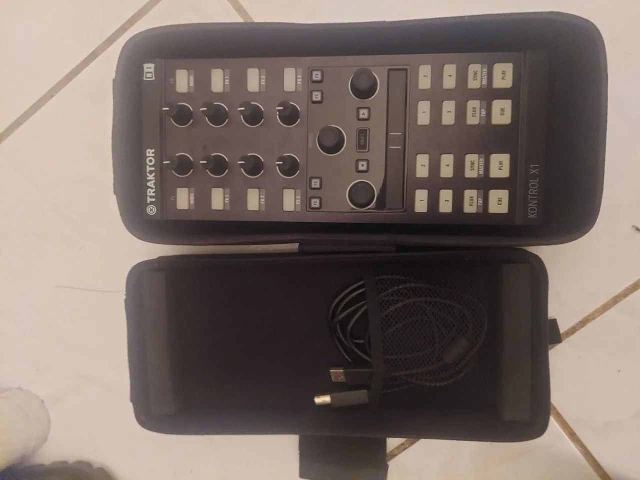 Case para Controlador DJ Traktor e controladora  - Foto 3