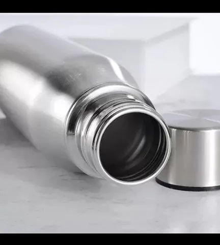 Garrafa Squeeze inox 900 ml - Foto 4