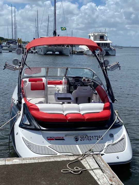 Vendo ou troco Lancha jetboat wake 2012 - Foto 3