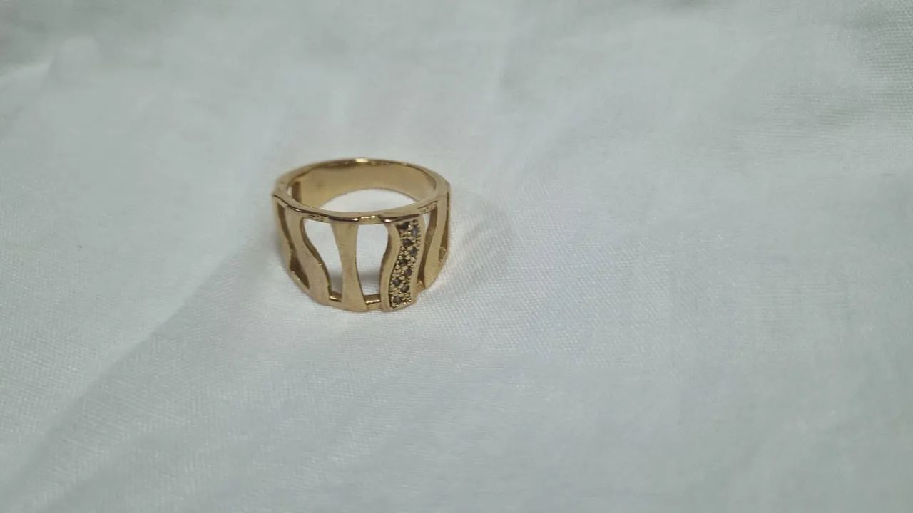 Vendo anel da rommanel com pedra de zincônia  - Foto 2