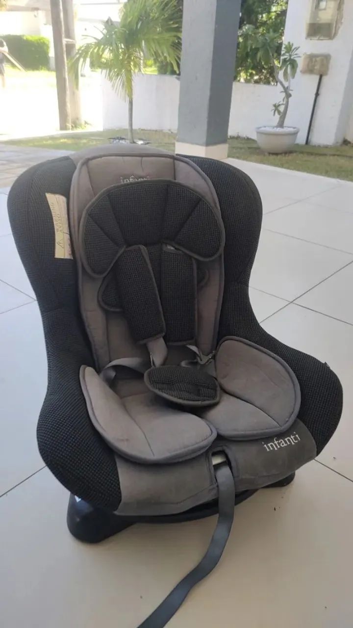 Cadeirinha de criança para carro seminova