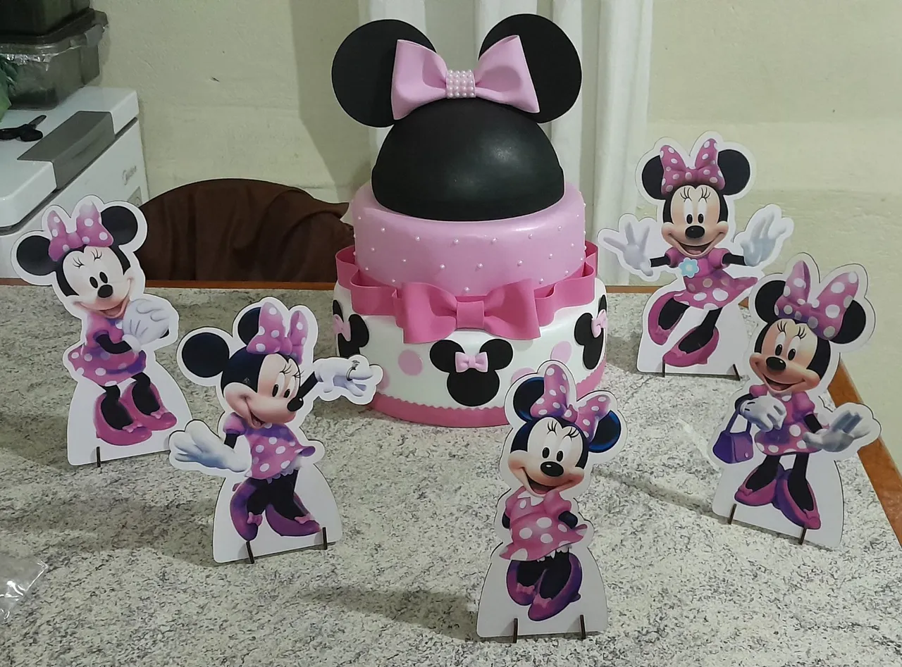 Kit Decoração Minnie Rosa com Bolo, Painel e Displays de mesa - Festa aniversário