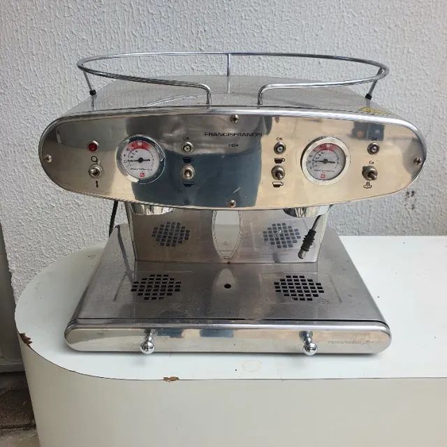 Máquina de Café Expresso Profissional illy Gastronomia e