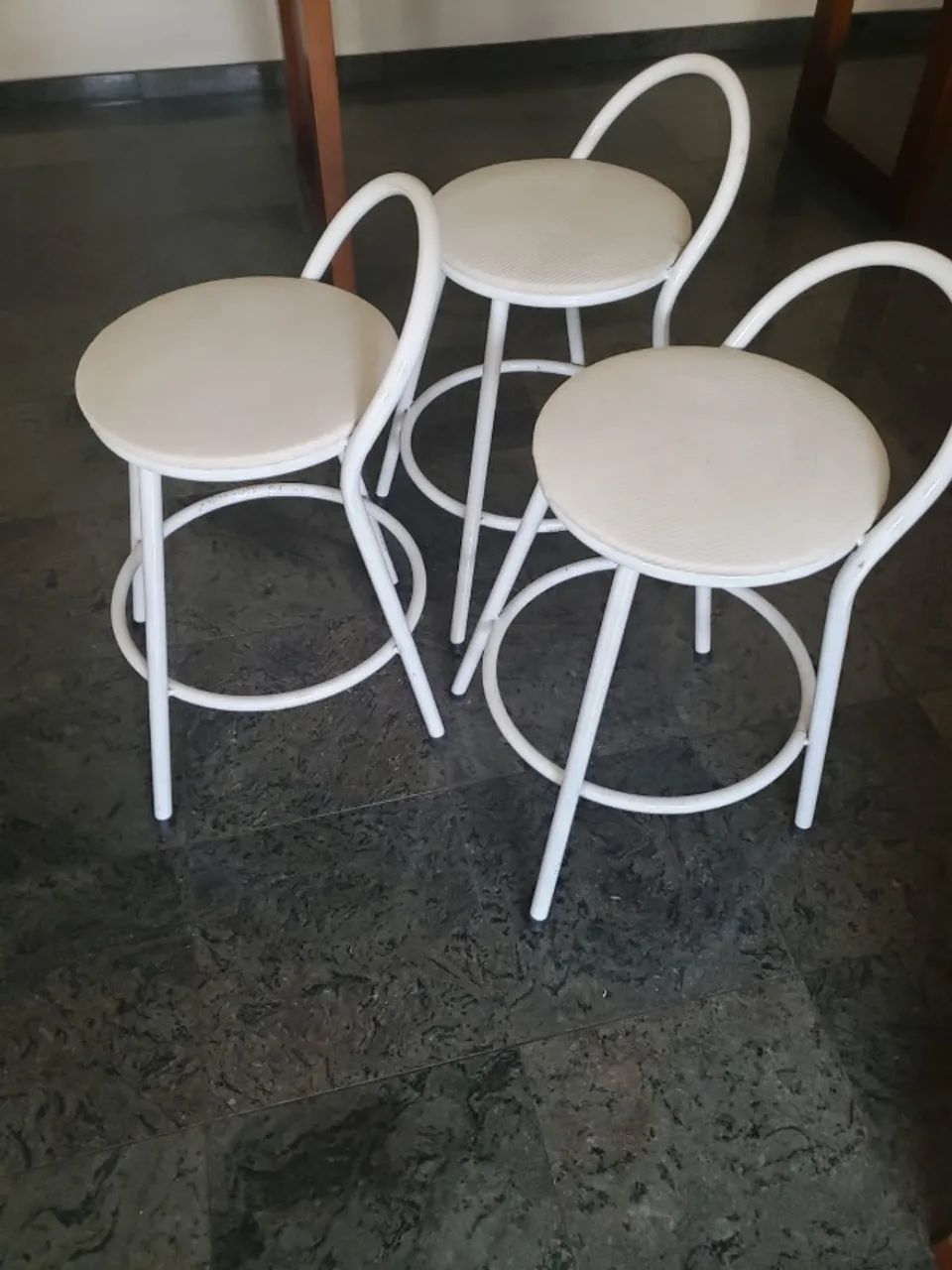 3 Banquetas baixas  - Foto 2