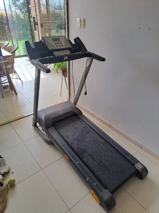 Esteira elétrica Athletic semi nova - Foto 2