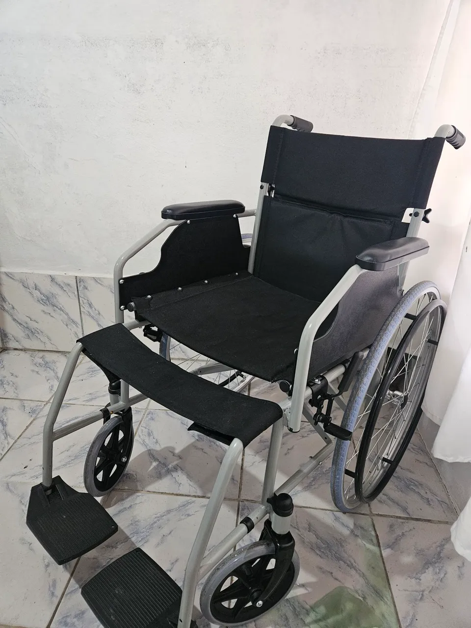 Cadeira de Rodas dobrável