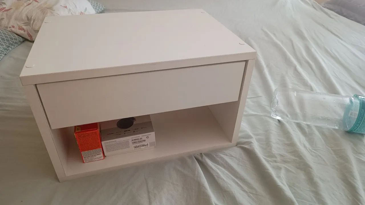 Gaveteiro branco de MDF