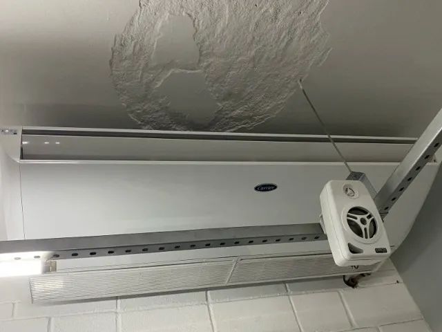 Ar condicionado Carrier Piso-teto 60 mil BTUs inverter