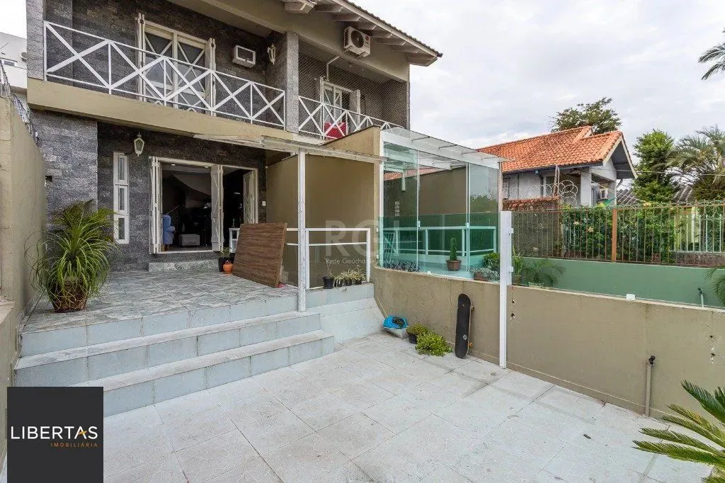 Sobrado para Locação - 171.64m², 3 dormitórios, sendo 1 suites, 2 vagas - Jardim Itu