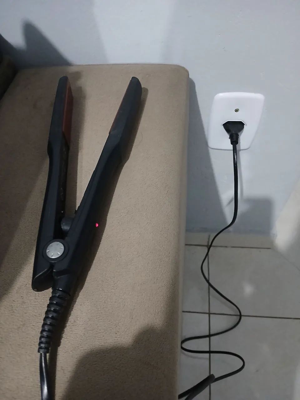 Prancha Taiff Red ION 100-230V 42-46W 50-60Hz - Foto 3