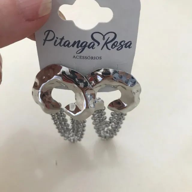 Brinco Com Corrente Prateado Da Pitanga Rosa - Foto 3