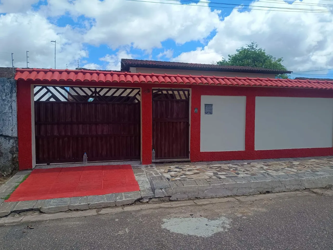 Alugo casa para fins Comercial Cj. Maguary