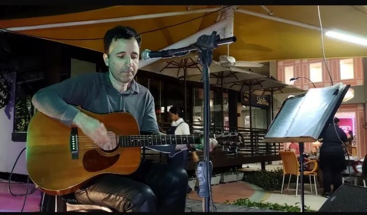 Voz e Violão  - Foto 3