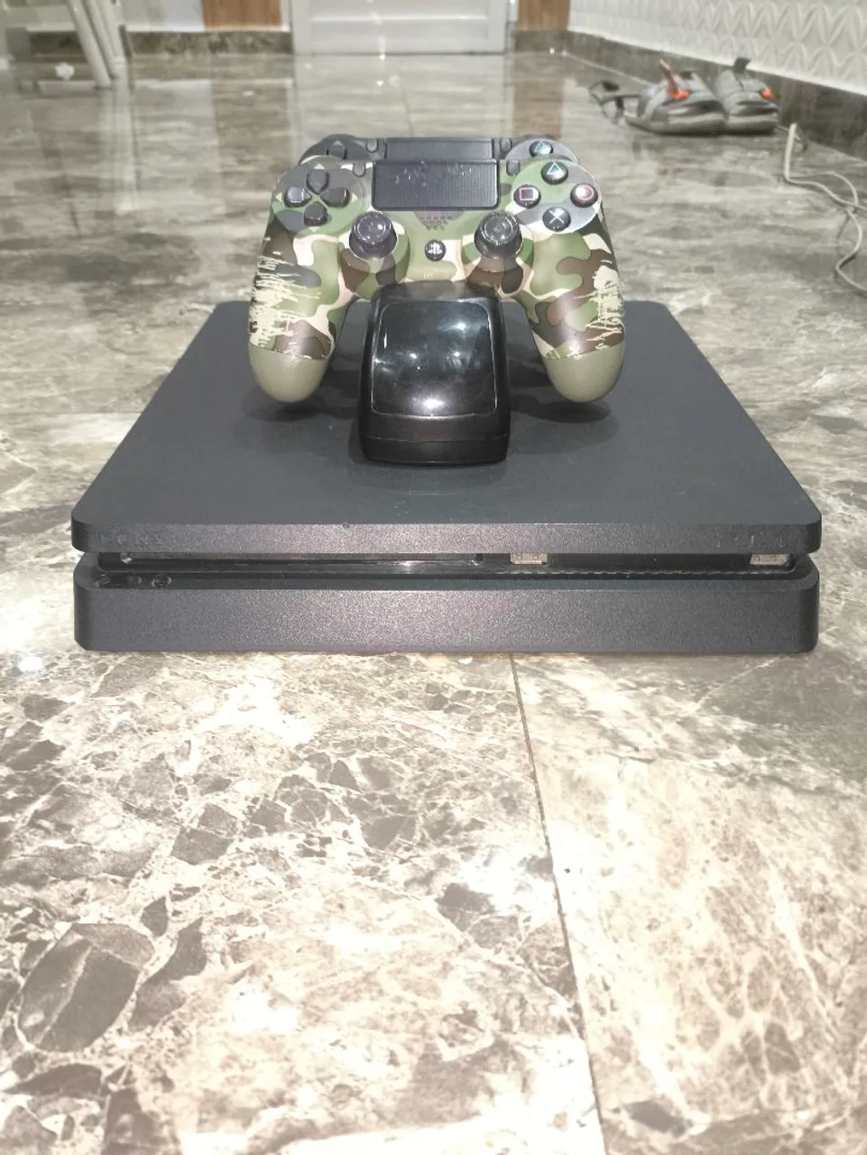 PlayStation 4 - Console e Controle Camuflado