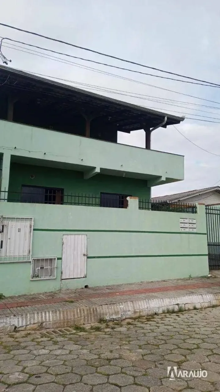 Casa com 5 kitnets locadas no Bairro São Vicente em Itajaí