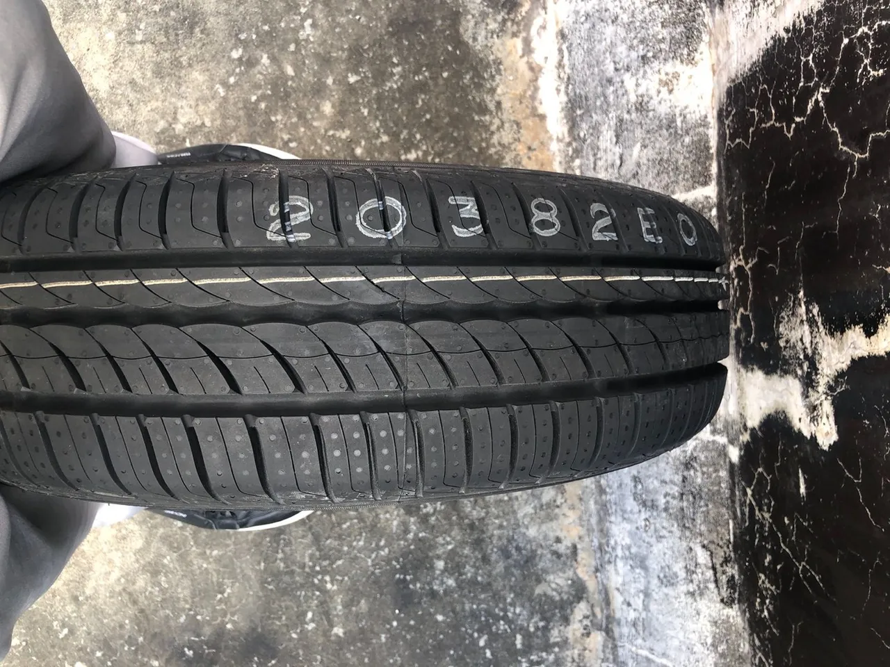 Pneu pirelli zero? com roda de ferro original Hyundai.. totalmente nova.