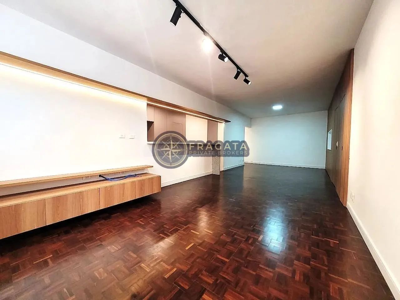 Apartamento reformado com 135m² - 3 dormitórios sendo 1 suíte e 1 vaga - Jardim Paulista/S - Foto 2