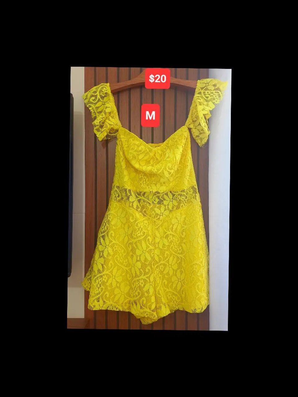 Macacão de renda amarelo - Tam M - R$20